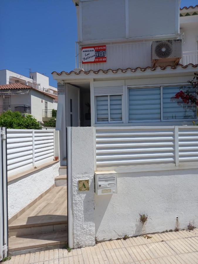 Monleon Villa A 10 Minutos De La Playa 2 Parking Gratuito Roses Exterior photo